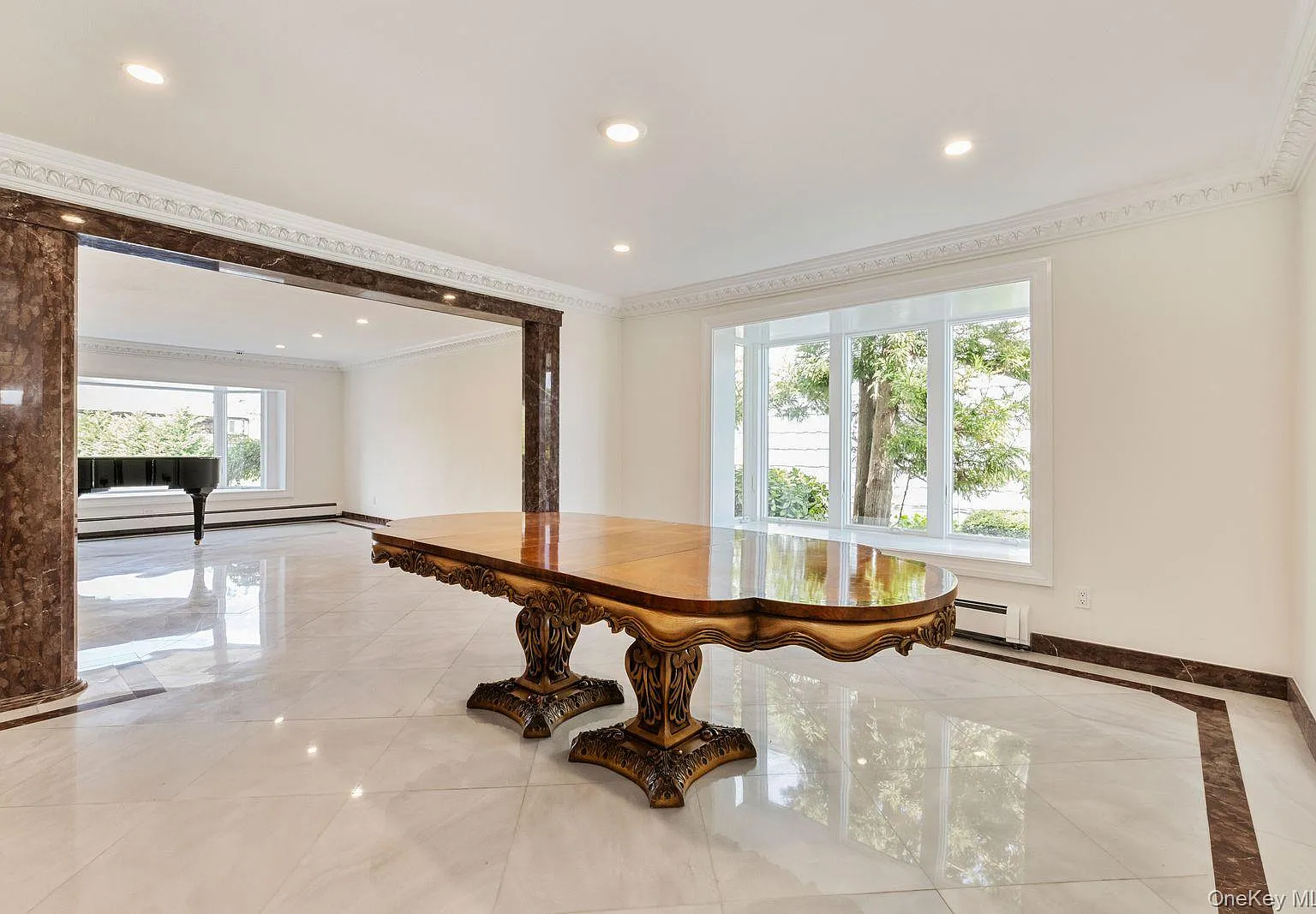 4 bed, 4.5 bath, 3877 sqft, $35,000 — Photo 4