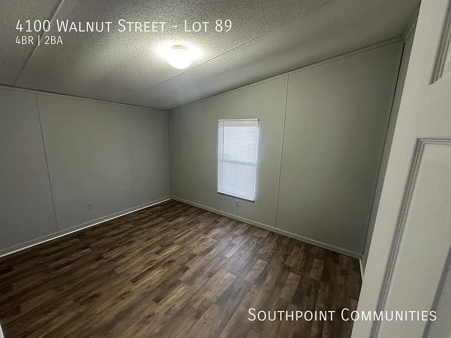 4 bed, 1960 sqft, $1,200 — Photo 2