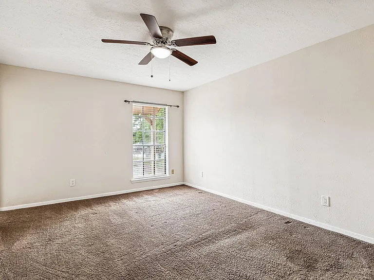 3013 Bee Cave Dr — Photo 6