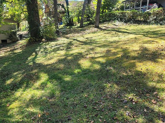 2nd image of 3033 Newton Ln