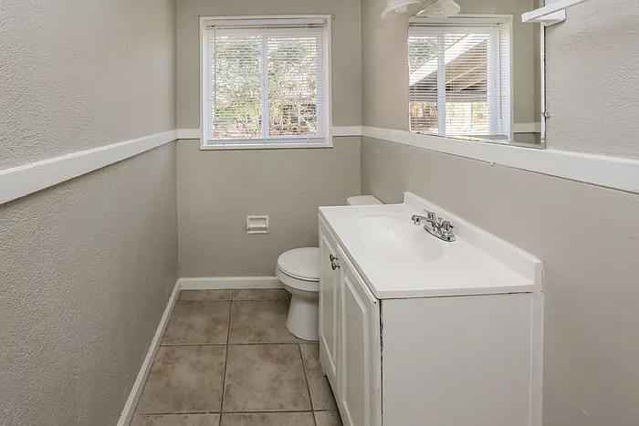 3162 Oak Forest Dr — Photo 7