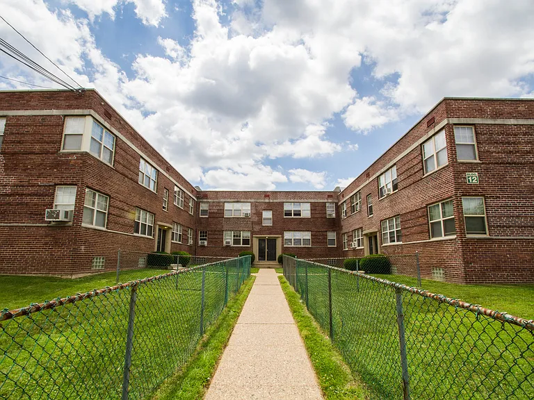 Washington Park Apartments — Photo 21