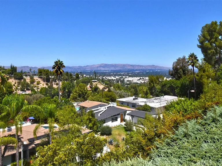4347 Coronet Dr — Photo 41