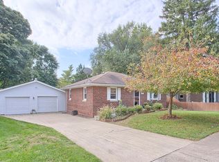 415 E State St, Mahomet, IL 61853
