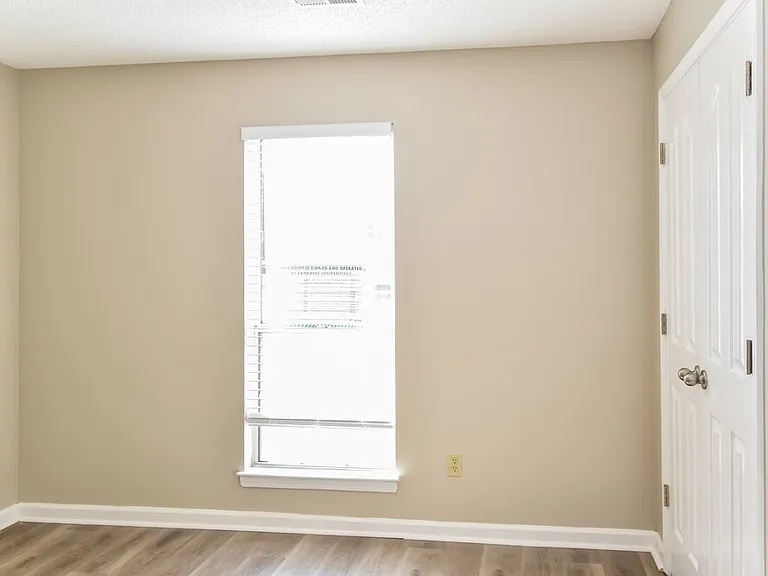 2102 Heather Rdg — Photo 14