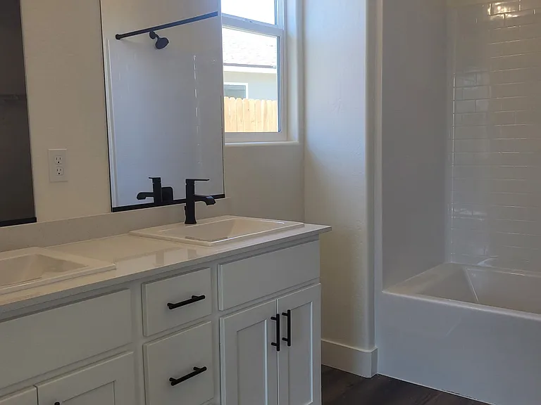 4784 Alexandra Ct — Photo 5
