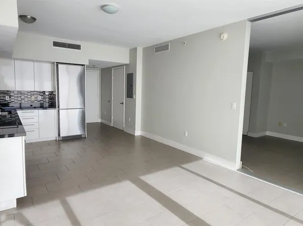 92 SW 3rd St, Miami, FL