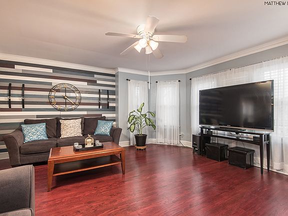 3rd image of 2025 N Newcastle Ave