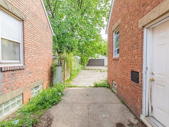 2nd image of 13521 Astor Ave