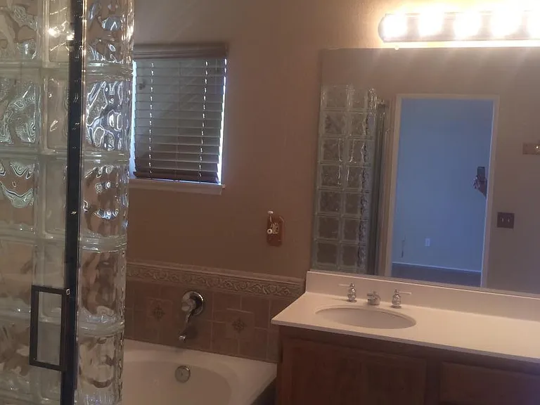 540 E Calora St — Photo 20