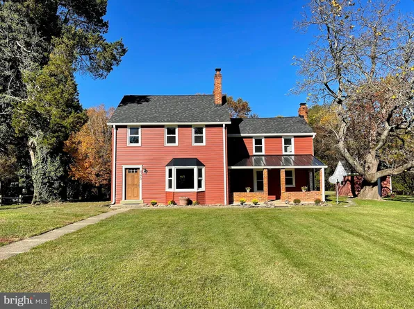 9270 Luftschloss Dr, Pomfret, MD 20675