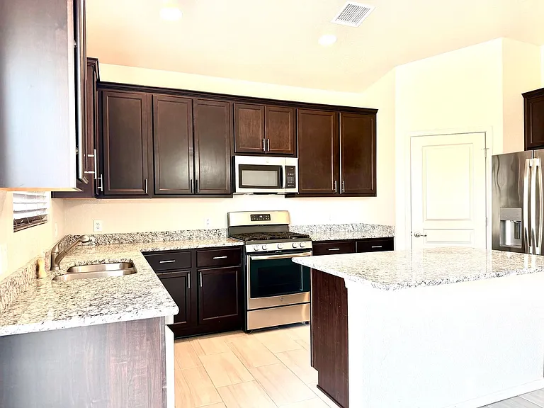 1169 Barnes Dr — Photo 20
