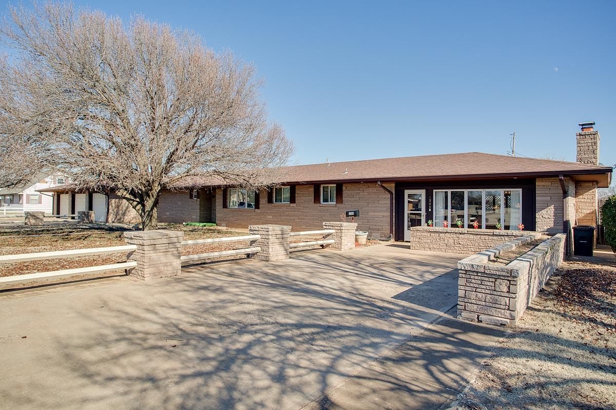 1308 Poplar St, Wakita, OK 73771 Zillow