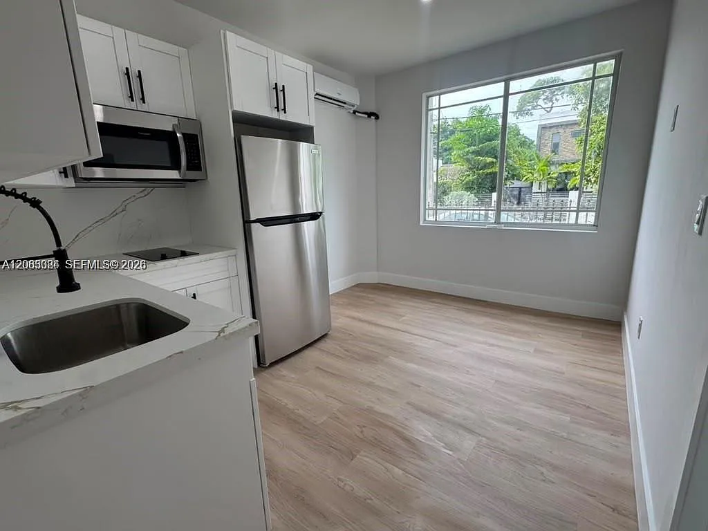Beacon Manor — Photo 1