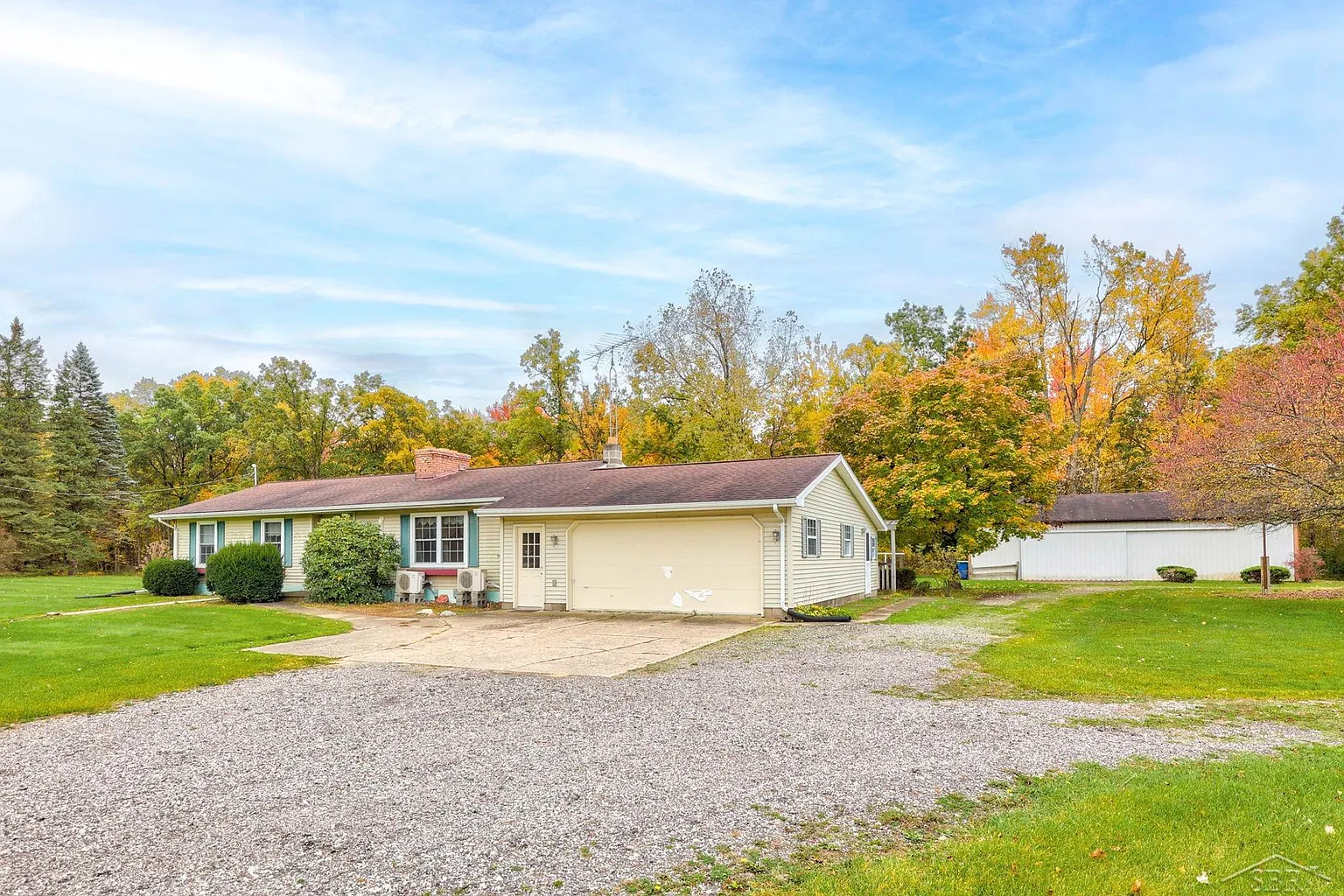 19585 W Brady Rd photo 1