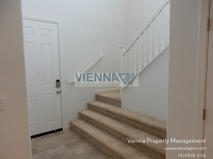 1271 Goldenrod Way — Photo 4