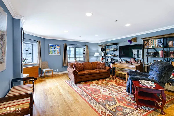 Sold by Sotheby's International Realty | media 1