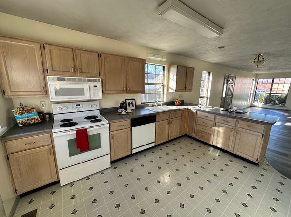 2001 W Woodriver Dr APT D