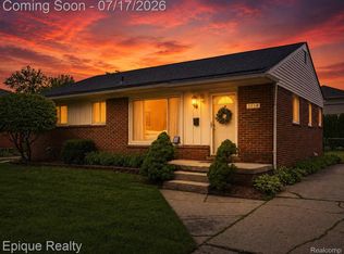 1114 W Thirteen Mile Rd, Royal Oak, MI 48073
