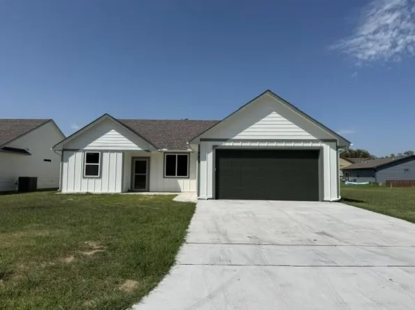 908 W 50th St S, Wichita, KS 67217
