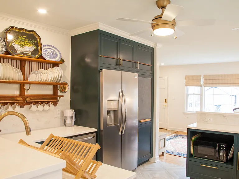 525 Kelly Ave — Photo 7