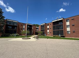 1800 Riverwood Dr APT 323, Burnsville, MN 55337