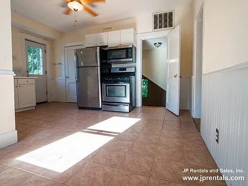 68 McBride St #3 Photo 1