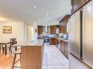 4004 Midhurst Ln, Mississauga, ON L4Z 1C7