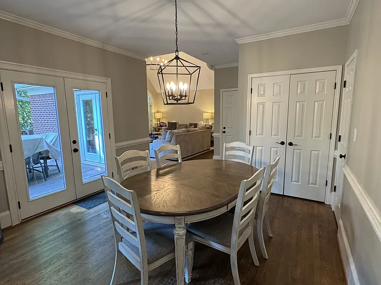365 Fairleaf Ct — Photo 10