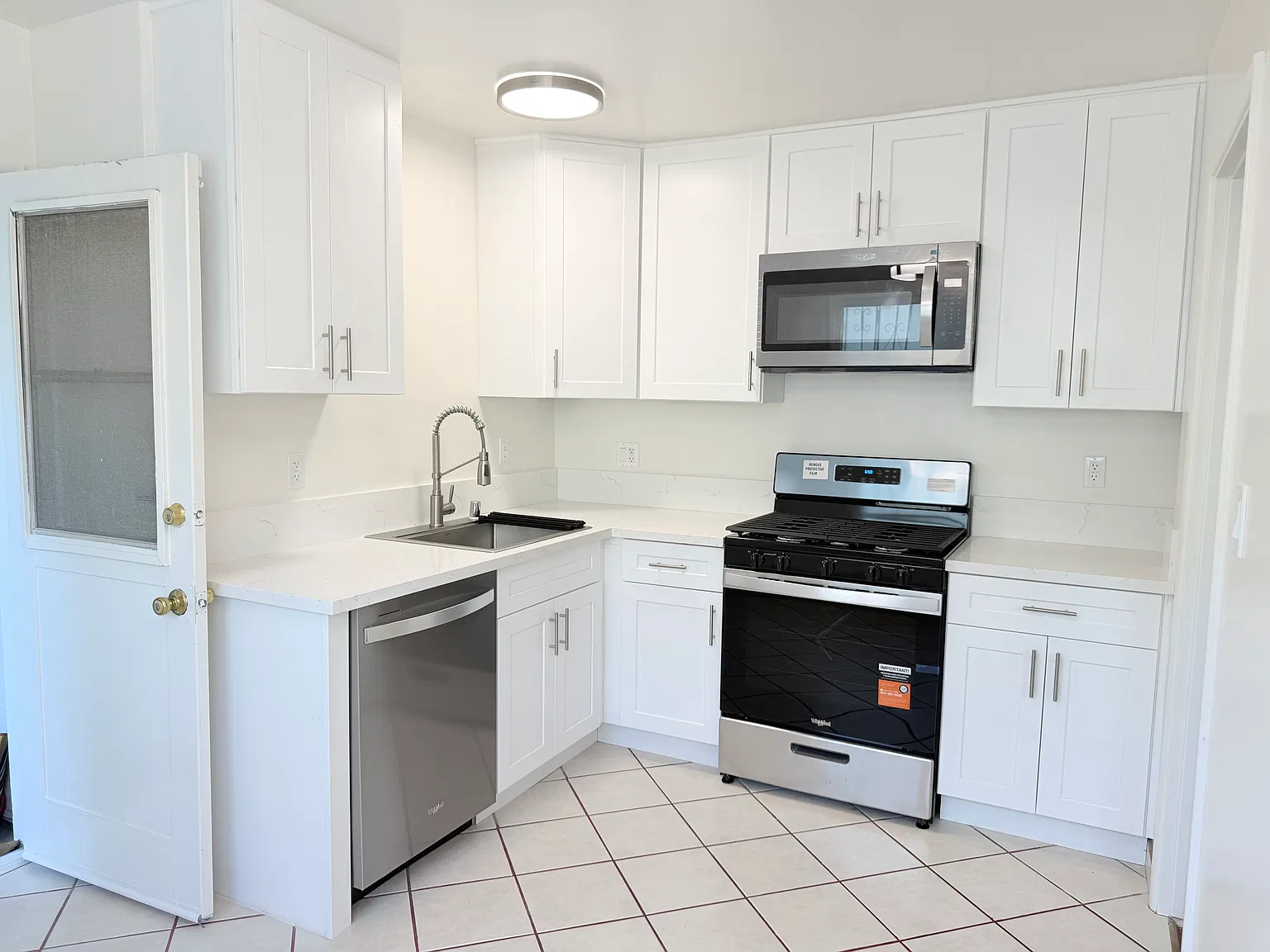 1 bed, 600 sqft, $2,045 — Photo 3