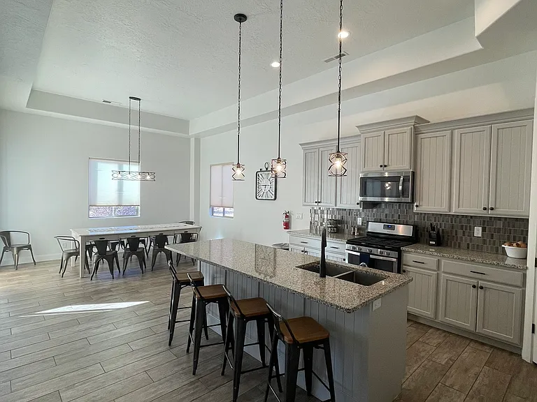 3212 S 4900 W — Photo 10