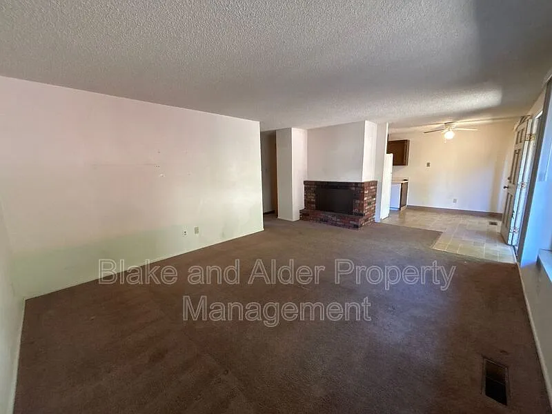 2 bed, 1.0 bath, 840 sqft, $1,595 — Photo 3