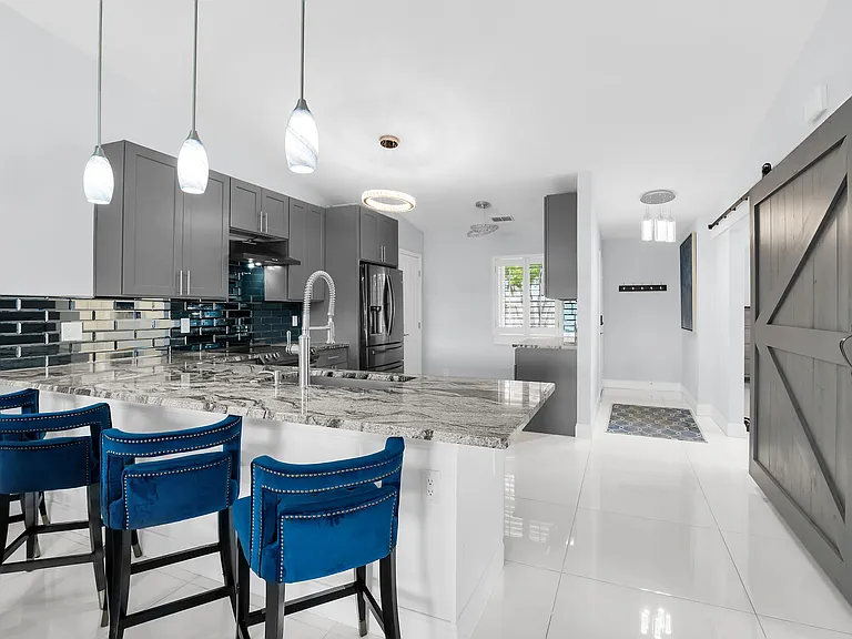 825 New Waterford Dr #201-L-201 — Photo 1