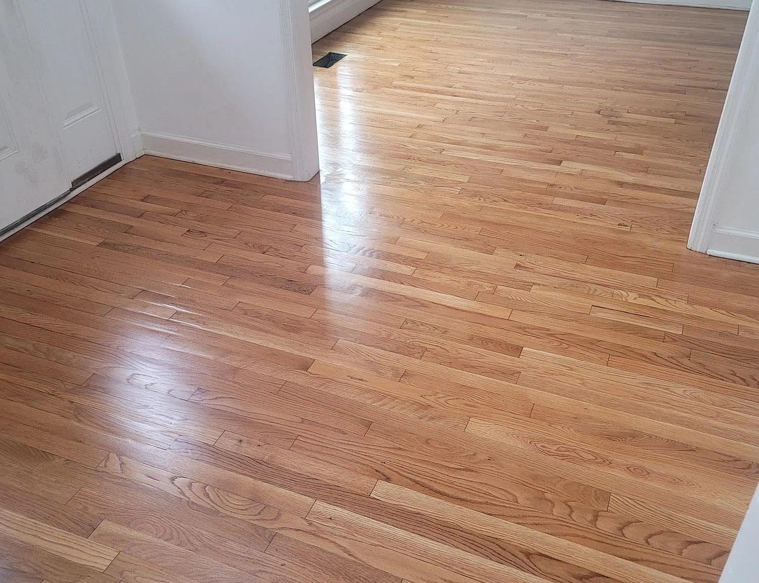 4 bed, 3.5 bath, 2800 sqft, $2,350 — Photo 4