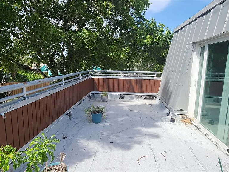 4081 NE 14th Ave — Photo 29
