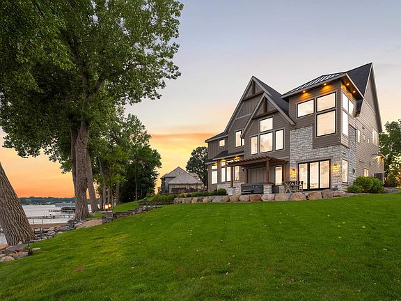 4th image of 3877 Island View Cir NW