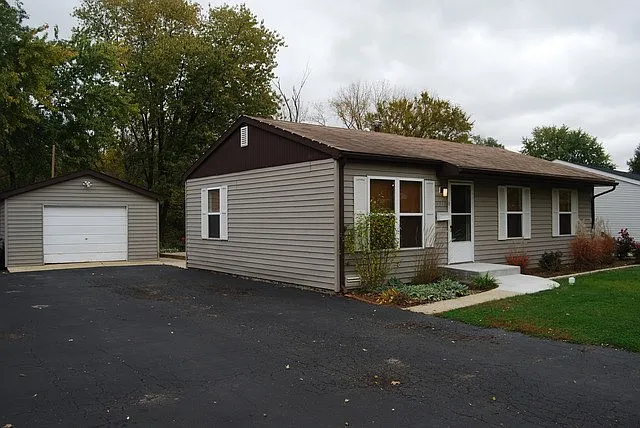 1312 McCameron Ave photo 1