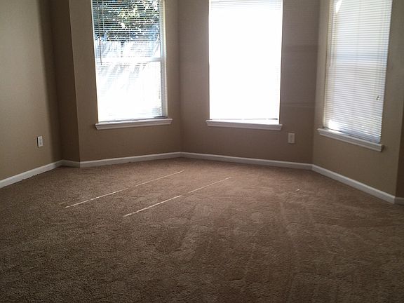 4th image of 4666 Leah Creek Dr