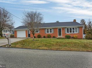 3035 Nancy St, Hanover, PA 17331