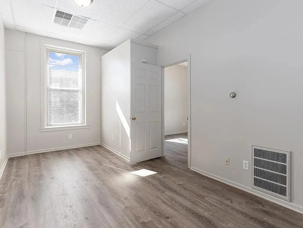 2 bed, 760 sqft, $1,700 — Photo 4