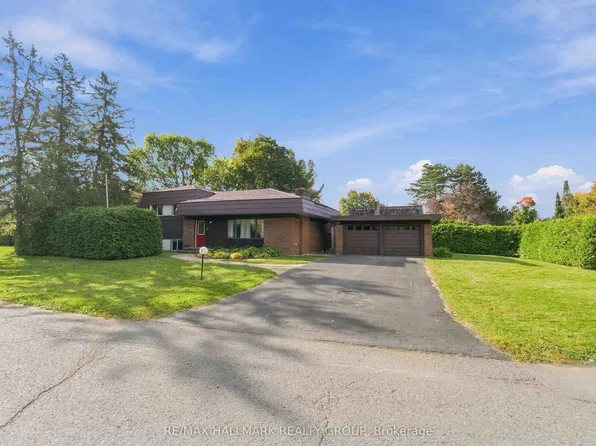 3 Sandwell Cres, Ottawa, ON K2K 1V2