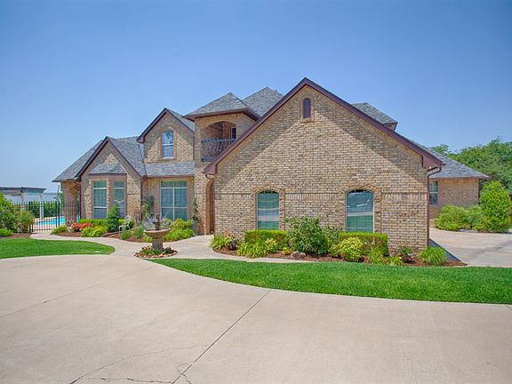 2nd image of 2320 E Overholser Ct