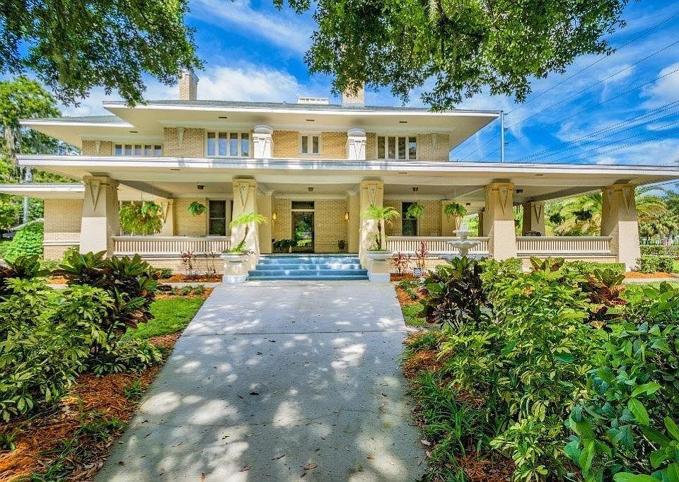 1st image of 417 Frank Lloyd Wright Way