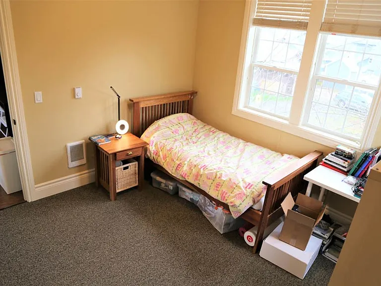 1660 NW Van Buren Ave #A — Photo 3