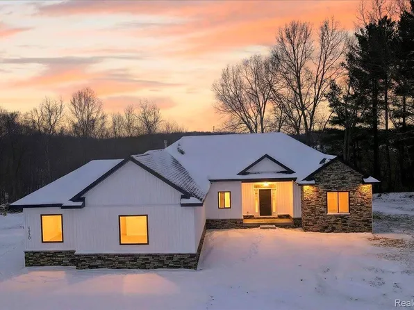 4060 Metamora Ridge Rd, Metamora, MI 48455