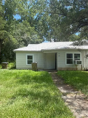 2105 Steiner St Photo 1