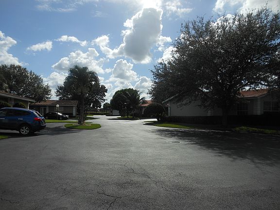 Quiet Cul De Sac Street