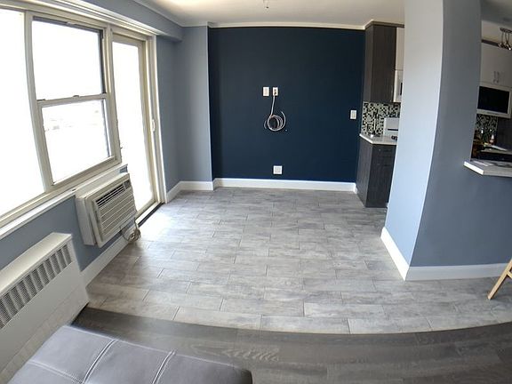 4th image of 2930 W 5th St APT 21S