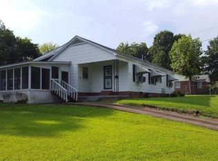 411 N Young St, Corinth, MS 38834