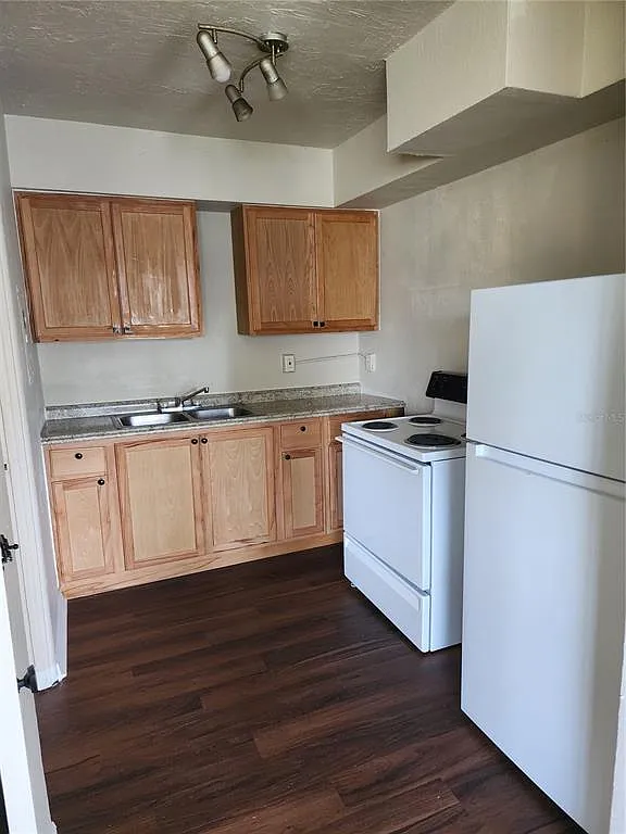 1 bed, 1.0 bath, 550 sqft, $1,250 — Photo 3